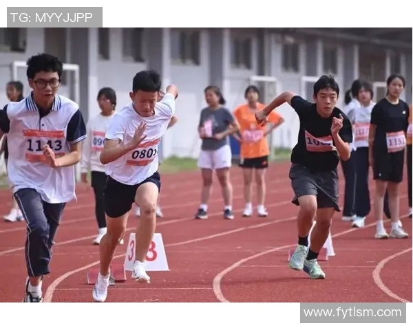 [杨浦]燃情绿茵逐愿望，杨浦足坛启新程——2025年杨浦区学生阳光体育大联赛中小学生足球比赛隆重开幕